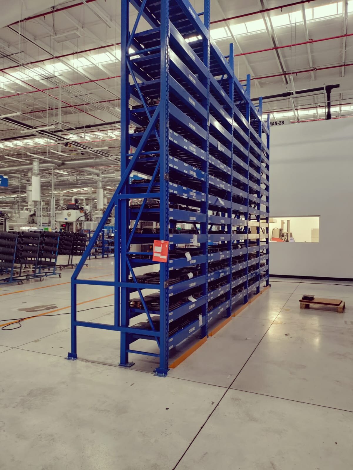 Racks industriales fabricados por EMERAX
